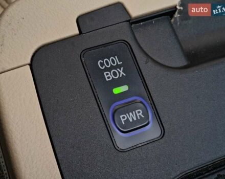 Черный Лексус ЛХ, объемом двигателя 5.66 л и пробегом 462 тыс. км за 21990 $, фото 62 на Automoto.ua