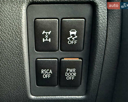 Черный Лексус ЛХ, объемом двигателя 5.7 л и пробегом 252 тыс. км за 25999 $, фото 82 на Automoto.ua