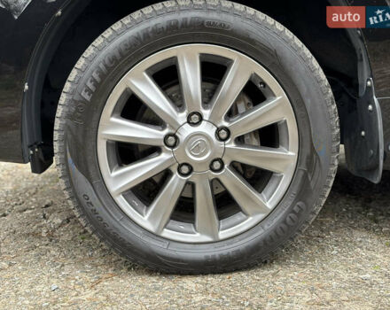 Черный Лексус ЛХ, объемом двигателя 5.7 л и пробегом 325 тыс. км за 23900 $, фото 3 на Automoto.ua