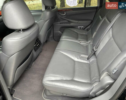Черный Лексус ЛХ, объемом двигателя 5.7 л и пробегом 325 тыс. км за 23900 $, фото 18 на Automoto.ua