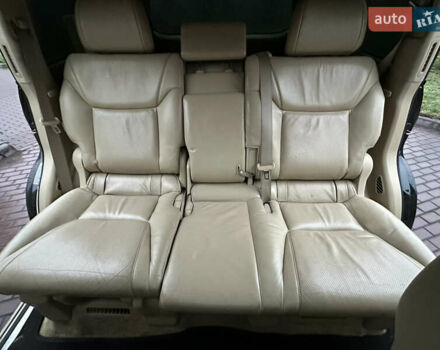 Черный Лексус ЛХ, объемом двигателя 5.66 л и пробегом 263 тыс. км за 19999 $, фото 30 на Automoto.ua