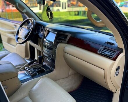 Черный Лексус ЛХ, объемом двигателя 5.7 л и пробегом 250 тыс. км за 24000 $, фото 7 на Automoto.ua