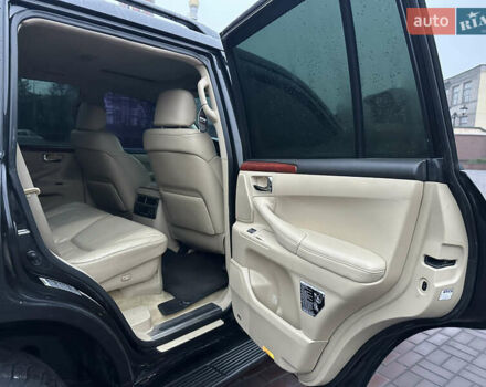 Черный Лексус ЛХ, объемом двигателя 5.66 л и пробегом 263 тыс. км за 19999 $, фото 19 на Automoto.ua