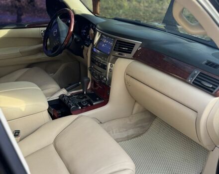 Лексус ЛХ 2008 у Павлограде на Automoto.ua Чорний Лексус ЛХ, об'ємом двигуна 5.7 л та пробігом 280 тис. км за 23000 $, фото 9 на Automoto.ua