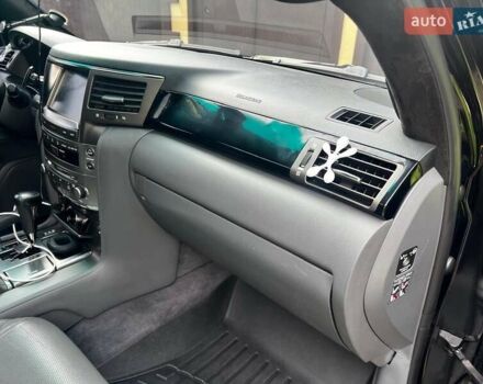 Черный Лексус ЛХ, объемом двигателя 5.66 л и пробегом 234 тыс. км за 34999 $, фото 23 на Automoto.ua