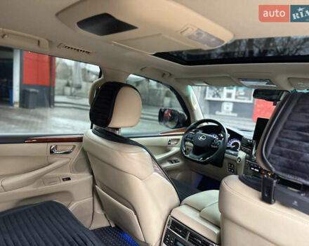 Черный Лексус ЛХ, объемом двигателя 5.7 л и пробегом 220 тыс. км за 28500 $, фото 28 на Automoto.ua