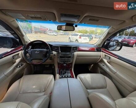 Черный Лексус ЛХ, объемом двигателя 5.66 л и пробегом 198 тыс. км за 27500 $, фото 12 на Automoto.ua