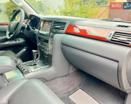 Чорний Лексус ЛХ, об'ємом двигуна 5.66 л та пробігом 320 тис. км за 28500 $, фото 11 на Automoto.ua