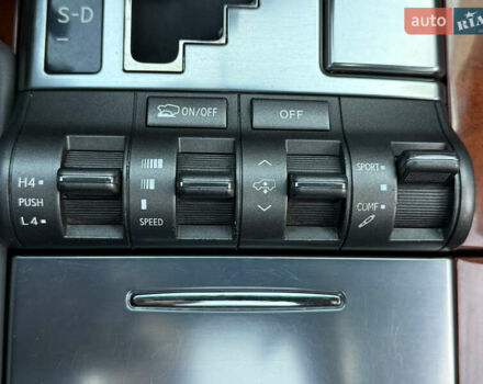 Черный Лексус ЛХ, объемом двигателя 5.7 л и пробегом 252 тыс. км за 25999 $, фото 88 на Automoto.ua