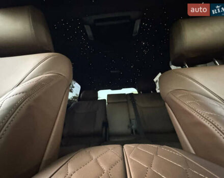 Черный Лексус ЛХ, объемом двигателя 5.7 л и пробегом 297 тыс. км за 35000 $, фото 4 на Automoto.ua