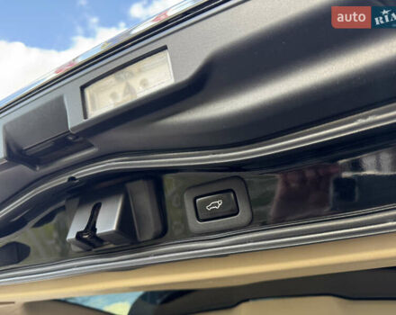 Чорний Лексус ЛХ, об'ємом двигуна 5.7 л та пробігом 233 тис. км за 21900 $, фото 21 на Automoto.ua