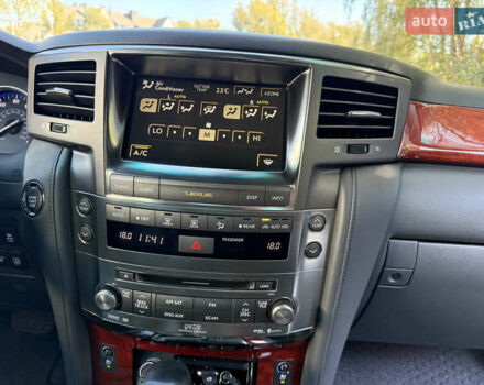 Черный Лексус ЛХ, объемом двигателя 5.7 л и пробегом 297 тыс. км за 26500 $, фото 21 на Automoto.ua