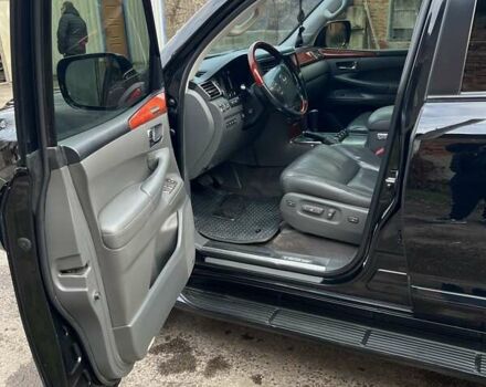 Черный Лексус ЛХ, объемом двигателя 5.66 л и пробегом 300 тыс. км за 24000 $, фото 6 на Automoto.ua