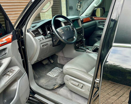 Черный Лексус ЛХ, объемом двигателя 5.66 л и пробегом 116 тыс. км за 32000 $, фото 11 на Automoto.ua
