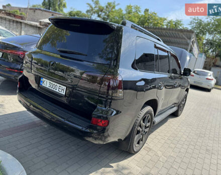 Черный Лексус ЛХ, объемом двигателя 5.7 л и пробегом 280 тыс. км за 23900 $, фото 4 на Automoto.ua