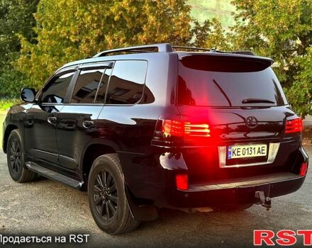 Черный Лексус ЛХ, объемом двигателя 5.7 л и пробегом 242 тыс. км за 20500 $, фото 4 на Automoto.ua