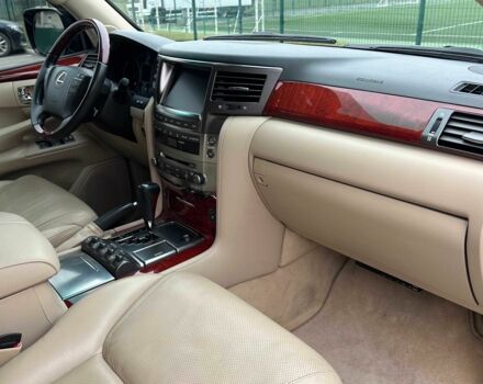 Чорний Лексус ЛХ, об'ємом двигуна 5.7 л та пробігом 74 тис. км за 39400 $, фото 10 на Automoto.ua
