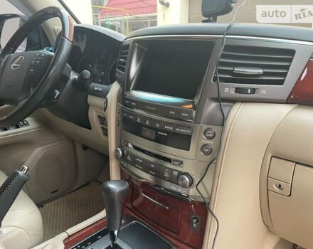 Чорний Лексус ЛХ, об'ємом двигуна 5.7 л та пробігом 172 тис. км за 25000 $, фото 15 на Automoto.ua