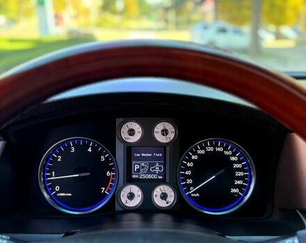 Черный Лексус ЛХ, объемом двигателя 5.7 л и пробегом 250 тыс. км за 24000 $, фото 8 на Automoto.ua