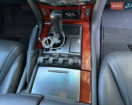 Черный Лексус ЛХ, объемом двигателя 5.7 л и пробегом 297 тыс. км за 26500 $, фото 20 на Automoto.ua