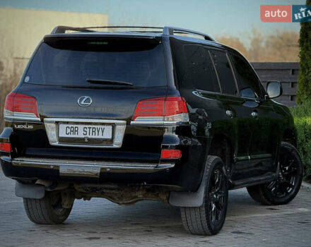 Черный Лексус ЛХ, объемом двигателя 5.7 л и пробегом 252 тыс. км за 25999 $, фото 2 на Automoto.ua