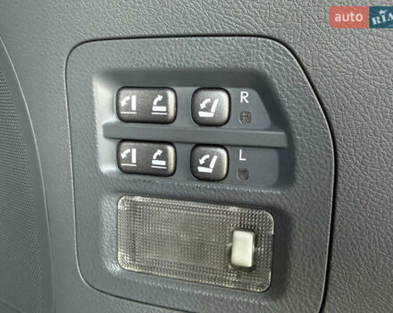 Черный Лексус ЛХ, объемом двигателя 5.7 л и пробегом 252 тыс. км за 25999 $, фото 59 на Automoto.ua