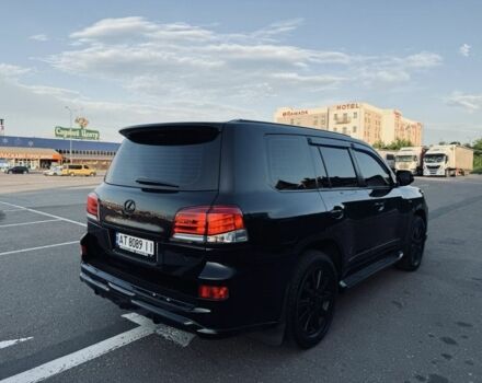 Черный Лексус ЛХ, объемом двигателя 5.7 л и пробегом 250 тыс. км за 27000 $, фото 3 на Automoto.ua