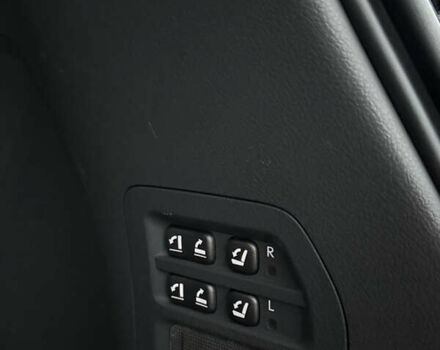 Чорний Лексус ЛХ, об'ємом двигуна 5.66 л та пробігом 350 тис. км за 23200 $, фото 18 на Automoto.ua