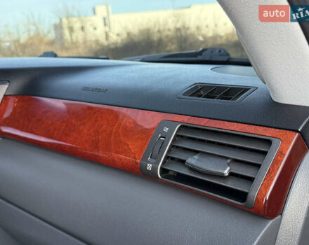 Черный Лексус ЛХ, объемом двигателя 5.7 л и пробегом 252 тыс. км за 25999 $, фото 45 на Automoto.ua