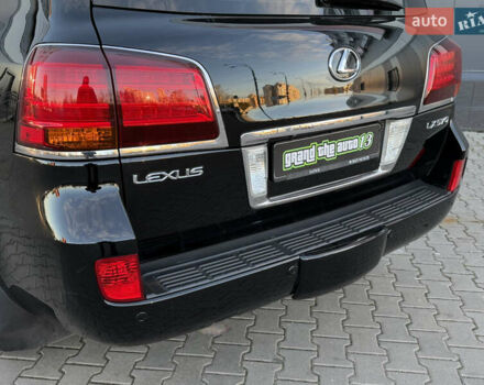 Черный Лексус ЛХ, объемом двигателя 5.69 л и пробегом 160 тыс. км за 26990 $, фото 80 на Automoto.ua