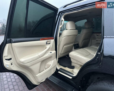 Черный Лексус ЛХ, объемом двигателя 5.66 л и пробегом 263 тыс. км за 19999 $, фото 16 на Automoto.ua