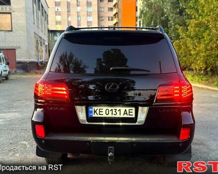 Черный Лексус ЛХ, объемом двигателя 5.7 л и пробегом 242 тыс. км за 20500 $, фото 5 на Automoto.ua