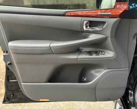 Черный Лексус ЛХ, объемом двигателя 5.7 л и пробегом 325 тыс. км за 23900 $, фото 6 на Automoto.ua