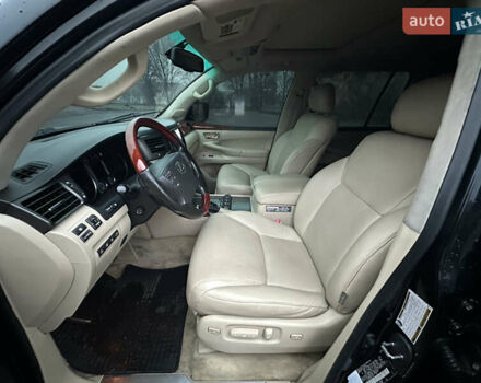 Черный Лексус ЛХ, объемом двигателя 5.66 л и пробегом 263 тыс. км за 19999 $, фото 12 на Automoto.ua