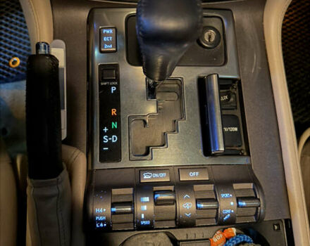 Черный Лексус ЛХ, объемом двигателя 5.7 л и пробегом 267 тыс. км за 23800 $, фото 36 на Automoto.ua