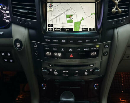 Черный Лексус ЛХ, объемом двигателя 5.66 л и пробегом 263 тыс. км за 19999 $, фото 33 на Automoto.ua