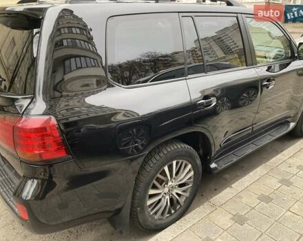 Чорний Лексус ЛХ, об'ємом двигуна 5.66 л та пробігом 251 тис. км за 18000 $, фото 2 на Automoto.ua