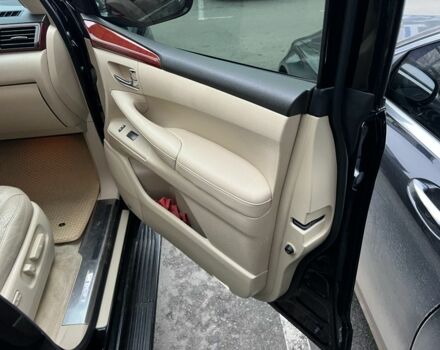 Чорний Лексус ЛХ, об'ємом двигуна 5.7 л та пробігом 300 тис. км за 24500 $, фото 5 на Automoto.ua