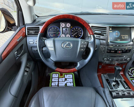 Черный Лексус ЛХ, объемом двигателя 5.69 л и пробегом 160 тыс. км за 26990 $, фото 41 на Automoto.ua