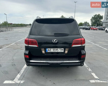 Черный Лексус ЛХ, объемом двигателя 5.66 л и пробегом 357 тыс. км за 20400 $, фото 6 на Automoto.ua