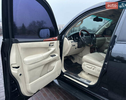 Черный Лексус ЛХ, объемом двигателя 5.66 л и пробегом 263 тыс. км за 19999 $, фото 13 на Automoto.ua