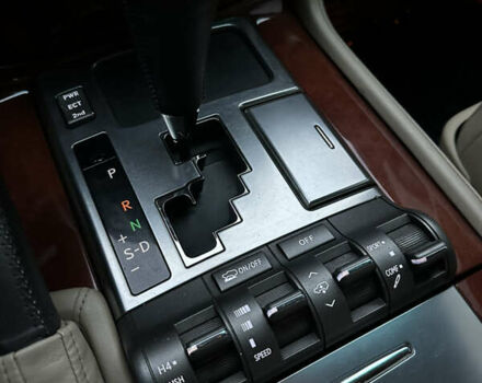 Черный Лексус ЛХ, объемом двигателя 5.66 л и пробегом 263 тыс. км за 19999 $, фото 40 на Automoto.ua