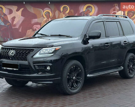Черный Лексус ЛХ, объемом двигателя 5.66 л и пробегом 263 тыс. км за 19999 $, фото 1 на Automoto.ua