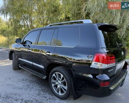Черный Лексус ЛХ, объемом двигателя 5.7 л и пробегом 297 тыс. км за 26500 $, фото 3 на Automoto.ua