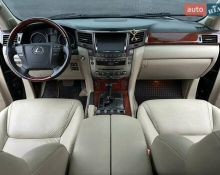 Черный Лексус ЛХ, объемом двигателя 5.66 л и пробегом 263 тыс. км за 19999 $, фото 27 на Automoto.ua