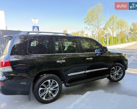 Черный Лексус ЛХ, объемом двигателя 5.7 л и пробегом 297 тыс. км за 26500 $, фото 9 на Automoto.ua