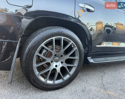 Черный Лексус ЛХ, объемом двигателя 5.66 л и пробегом 317 тыс. км за 23200 $, фото 10 на Automoto.ua