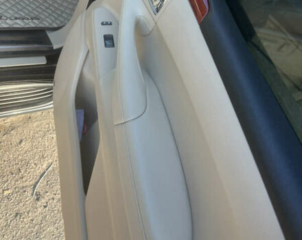 Черный Лексус ЛХ, объемом двигателя 5.7 л и пробегом 335 тыс. км за 29500 $, фото 4 на Automoto.ua