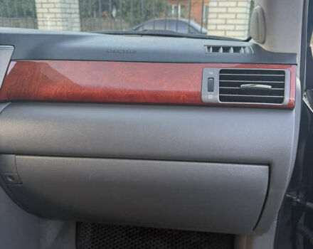 Черный Лексус ЛХ, объемом двигателя 5.66 л и пробегом 317 тыс. км за 23200 $, фото 16 на Automoto.ua