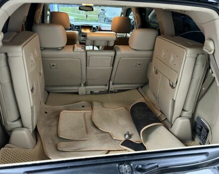 Черный Лексус ЛХ, объемом двигателя 5.7 л и пробегом 300 тыс. км за 24500 $, фото 2 на Automoto.ua